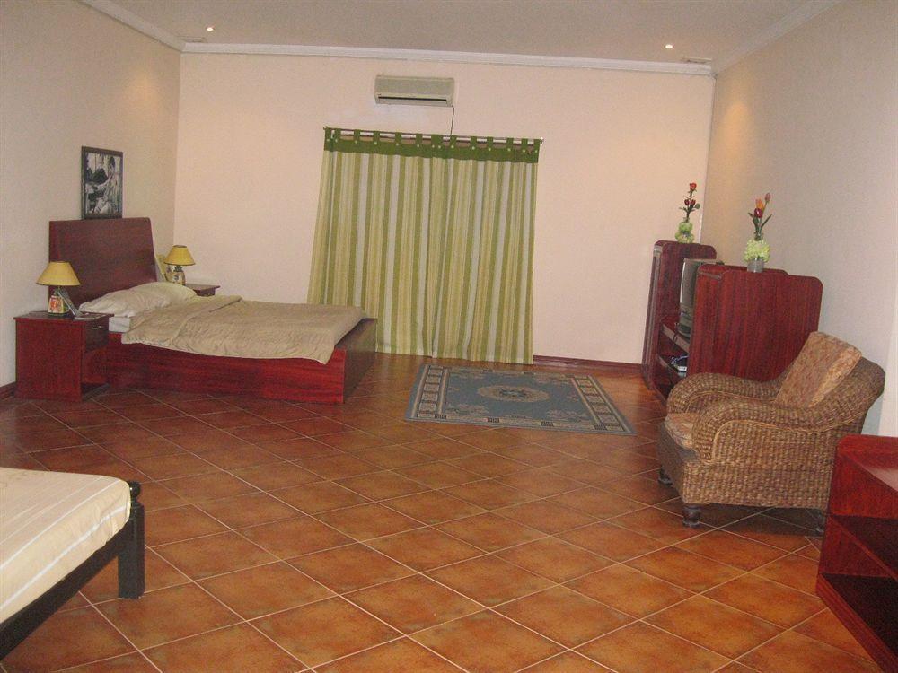 Red Tulip Hotel Angeles Bagian luar foto