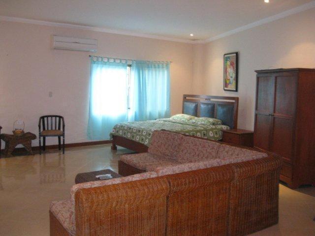 Red Tulip Hotel Angeles Bagian luar foto
